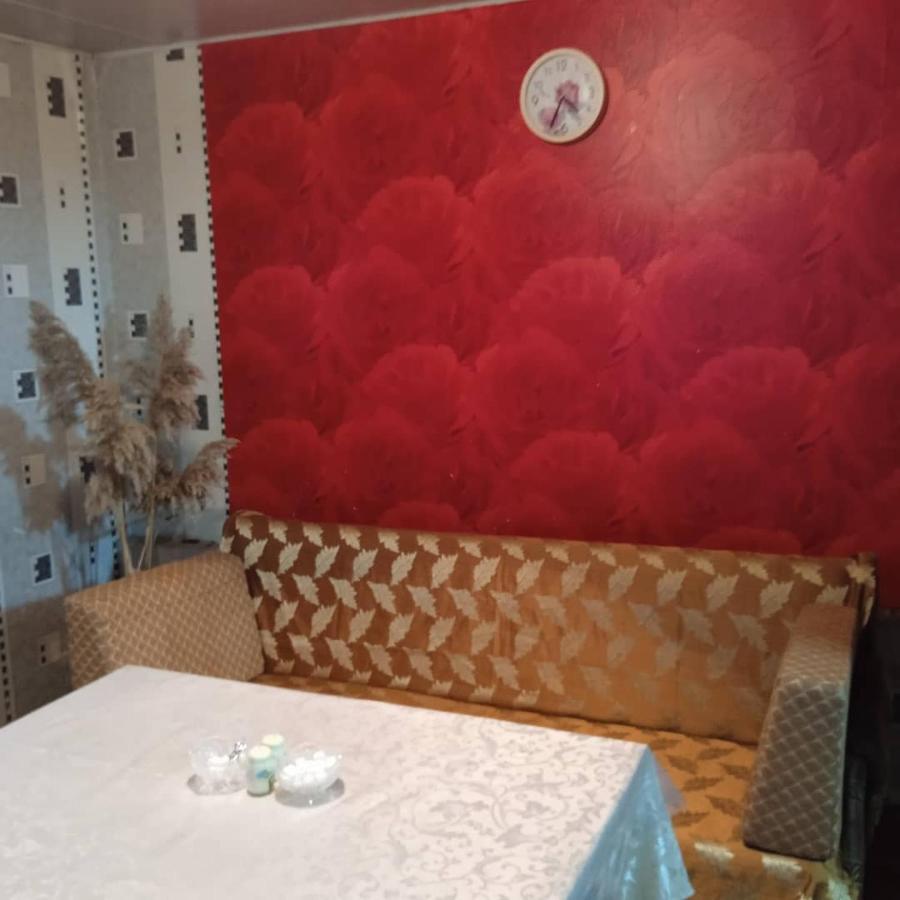 Garden Hotel And Hostel Bishkek Habitación foto